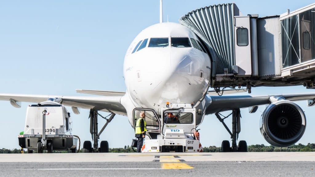 Métier pilote de ligne salaires et formations cadets