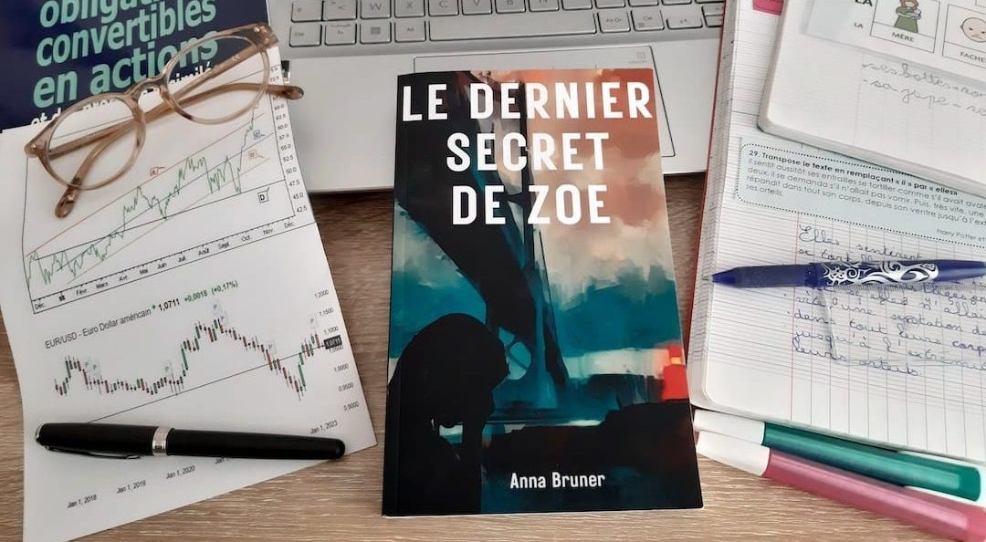 De la finance à l’enseignement spécialisé puis la littérature